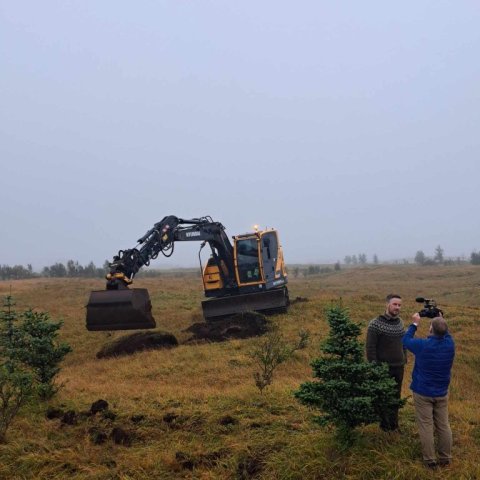 Ólafsvellir ehf. byrjaðir að grafa af alvöru